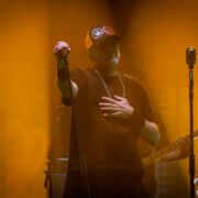 fotoNegrita_20251216_2345